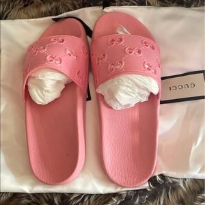 Gucci pink slides